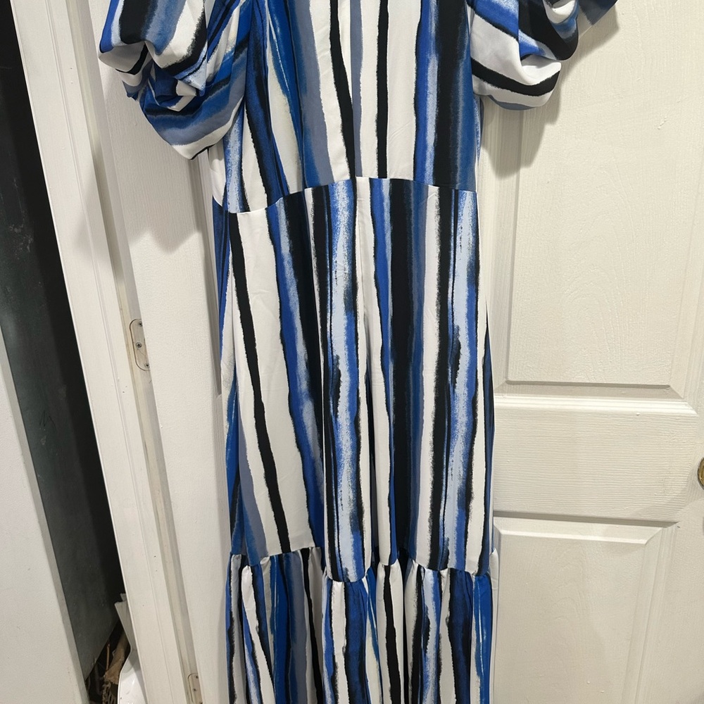 Nine West White and Blue Pleated Puff Sleeve Dress